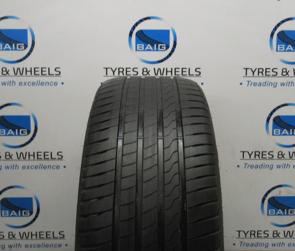 97Y 255 20 X1 TYRE XL ROADHAWK FIRESTONE Baig 35 Tyres – 255/35R20